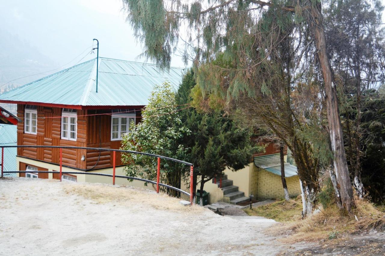 Rufina Apple Valley Inn Lachung Exterior photo