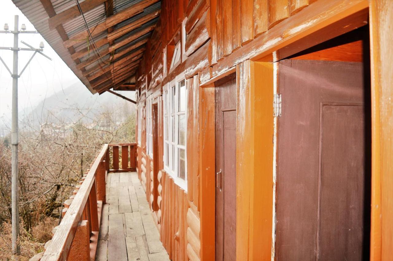 Rufina Apple Valley Inn Lachung Exterior photo